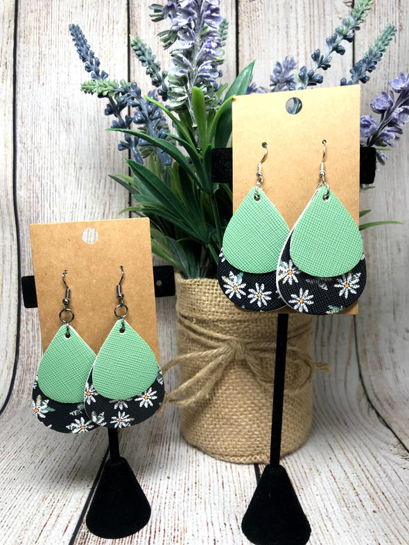Daisy Print Teardrops